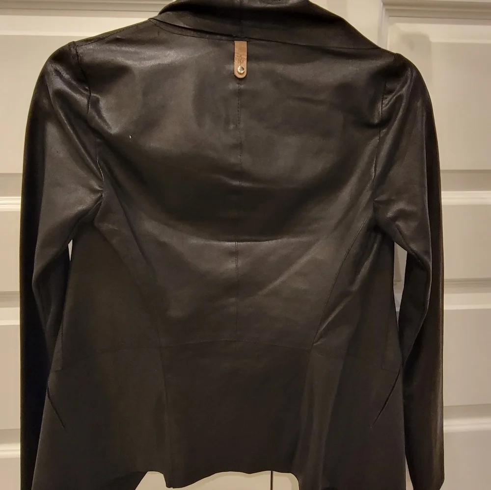 𝅺Mackage leather jacket - Picture 3 of 8